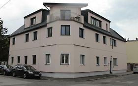 Stay-In Vienna 23